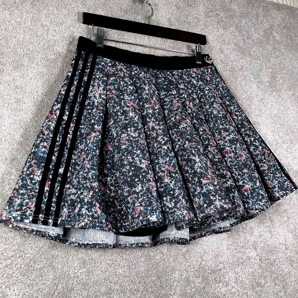 Adidas Skort Women Medium Multicolor Floral Snakeskin Pleated Athletic Skirt